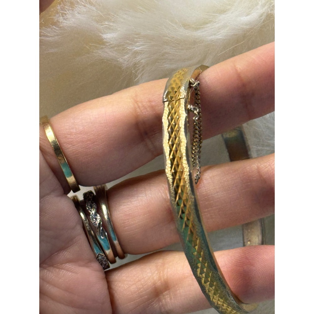 Vintage Pastelli Two Tone Diamond Cut Hinged Bangle Bracelet with Safety Chain - Picture 8 of 9